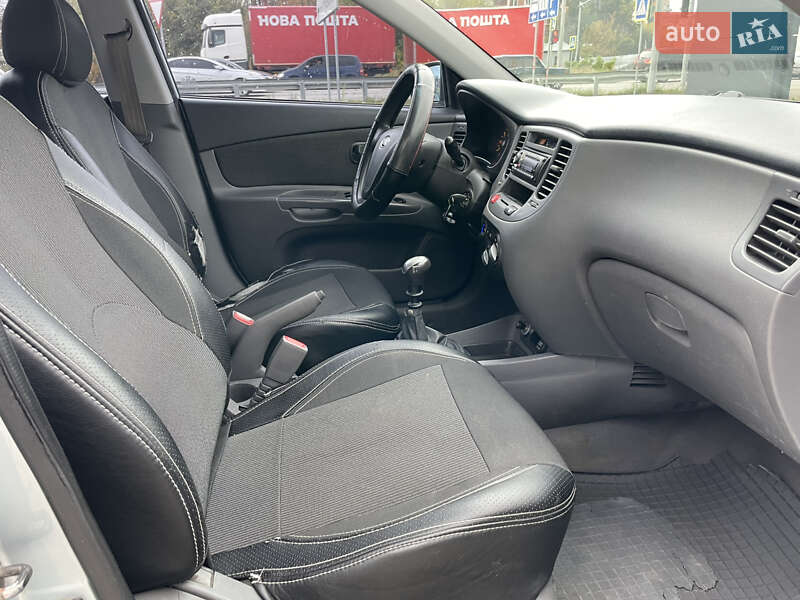 Седан Kia Rio 2007 в Полтаве