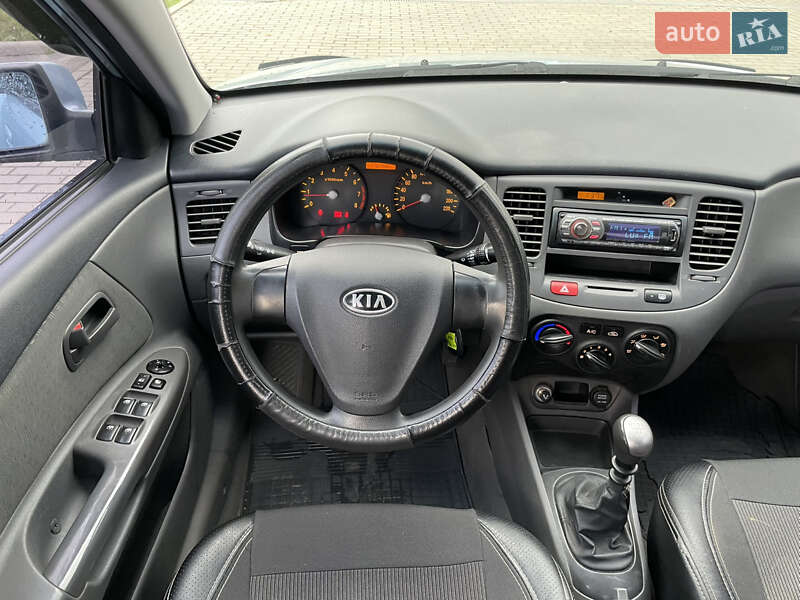 Седан Kia Rio 2007 в Полтаве