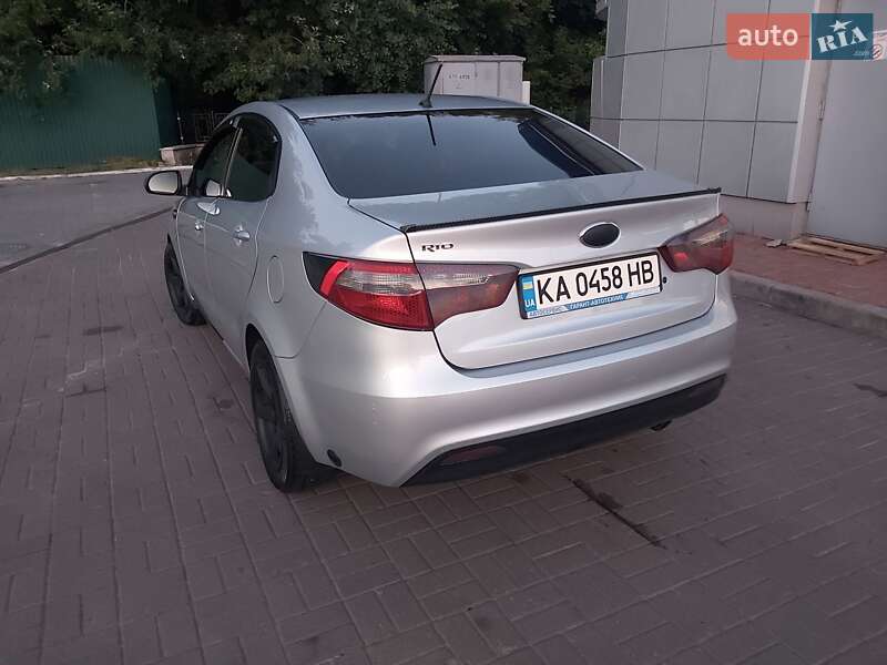 Седан Kia Rio 2013 в Киеве
