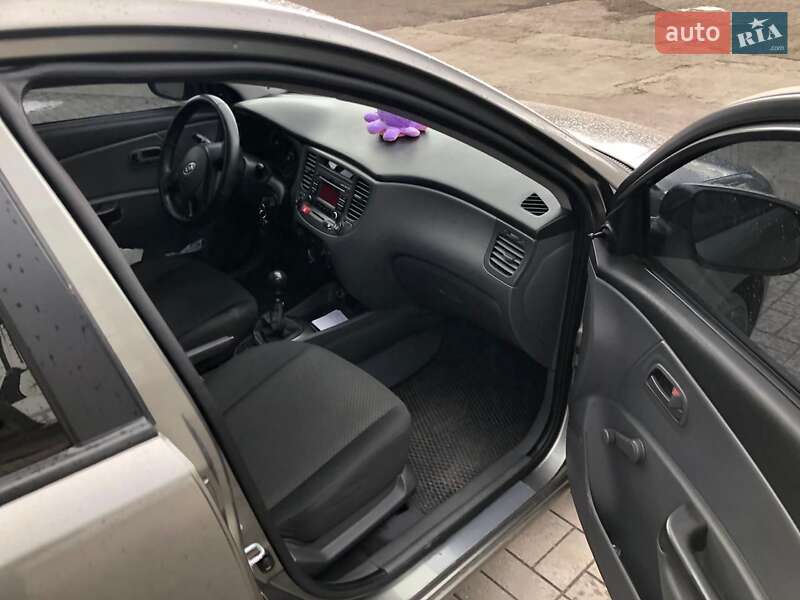 Седан Kia Rio 2011 в Миколаєві