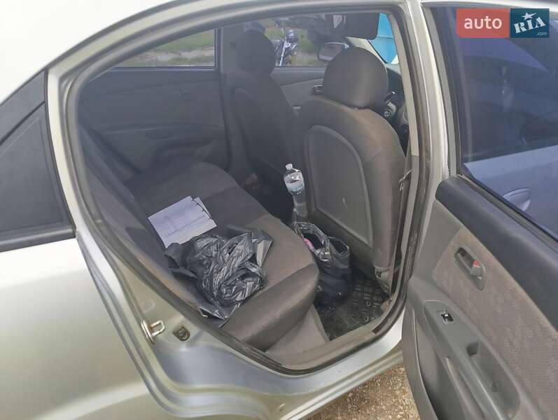 Хэтчбек Kia Rio 2008 в Сумах фото 20 Хэтчбек Kia Rio 2008 в Сумах