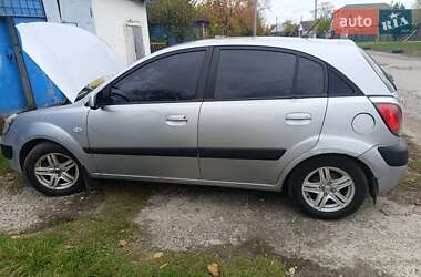 Хэтчбек Kia Rio 2008 в  фото 22 Хэтчбек Kia Rio 2008 в