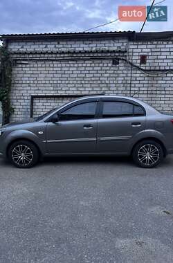 Седан Kia Rio 2010 в 