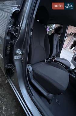 Седан Kia Rio 2010 в 