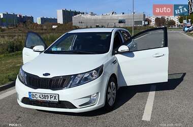 Хэтчбек Kia Rio 2012 в 