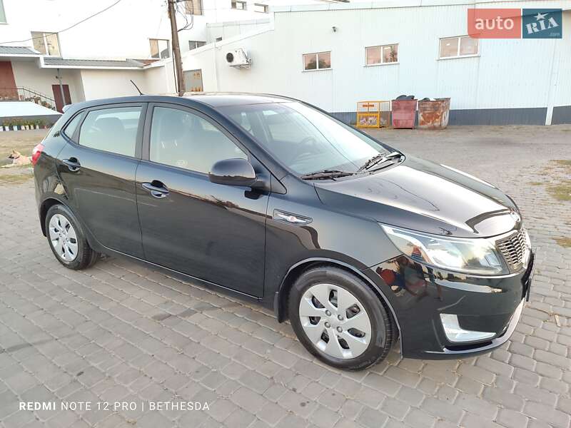 Хэтчбек Kia Rio 2012 в 