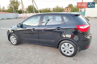 Хэтчбек Kia Rio 2012 в 