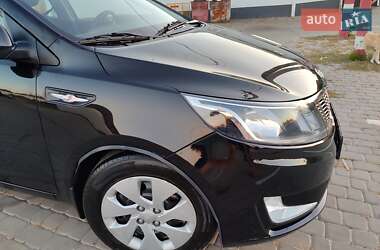 Хэтчбек Kia Rio 2012 в 