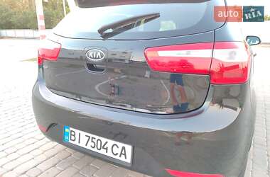 Хэтчбек Kia Rio 2012 в 