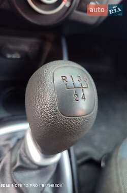 Хэтчбек Kia Rio 2012 в 