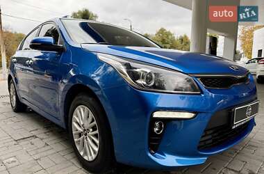 Седан Kia Rio 2018 в  фото 9 Седан Kia Rio 2018 в