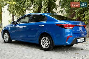 Седан Kia Rio 2018 в  фото 15 Седан Kia Rio 2018 в