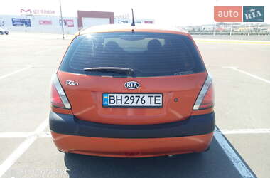 Хэтчбек Kia Rio 2007 в  фото 3 Хэтчбек Kia Rio 2007 в