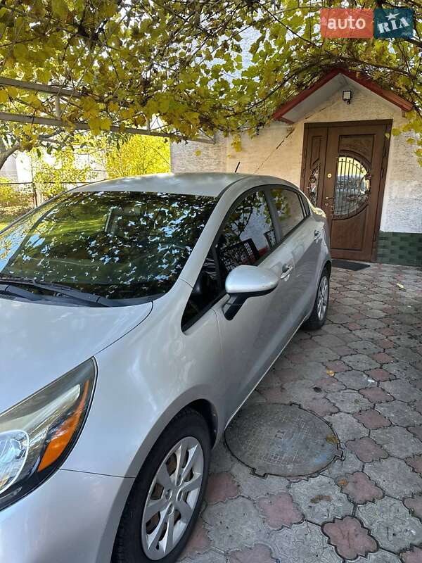 Седан Kia Rio 2014 в Вараші фото 10 Седан Kia Rio 2014 в Вараші