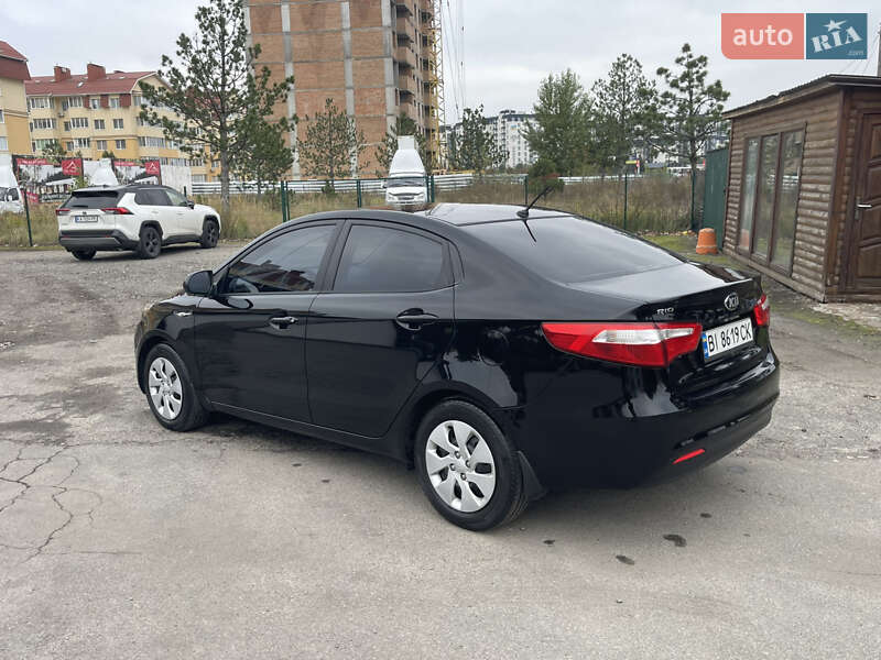Седан Kia Rio 2013 в Киеве
