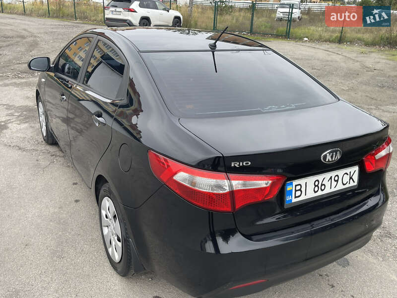 Седан Kia Rio 2013 в Киеве