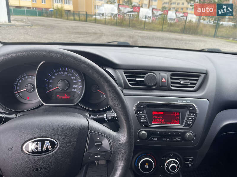 Седан Kia Rio 2013 в Киеве