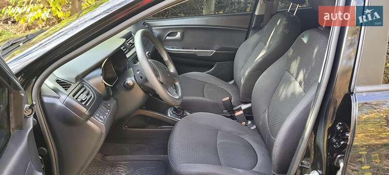Седан Kia Rio 2011 в Днепре