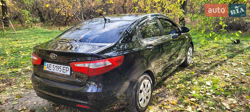 Седан Kia Rio 2011 в Днепре
