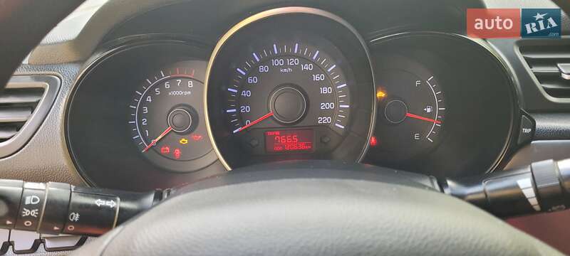 Седан Kia Rio 2011 в Днепре