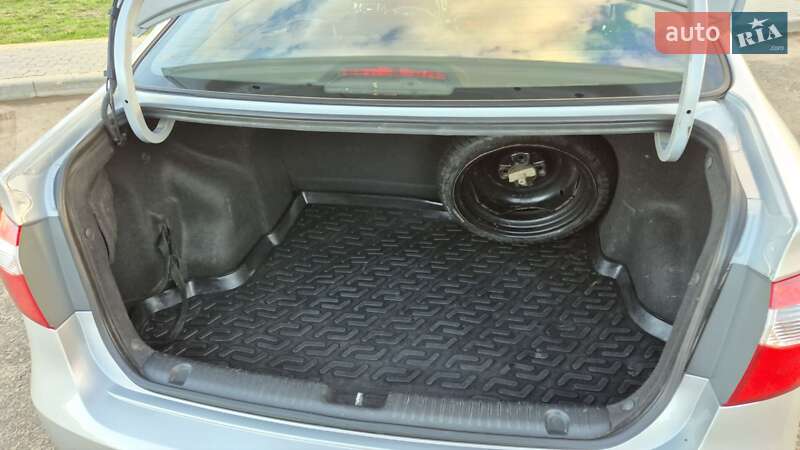 Седан Kia Rio 2013 в Миколаєві