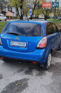 Хэтчбек Kia Rio 2009 в  фото 5 Хэтчбек Kia Rio 2009 в
