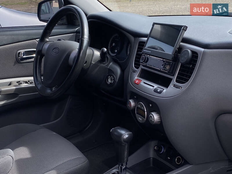 Хэтчбек Kia Rio 2006 в Самборе фото 55 Хэтчбек Kia Rio 2006 в Самборе