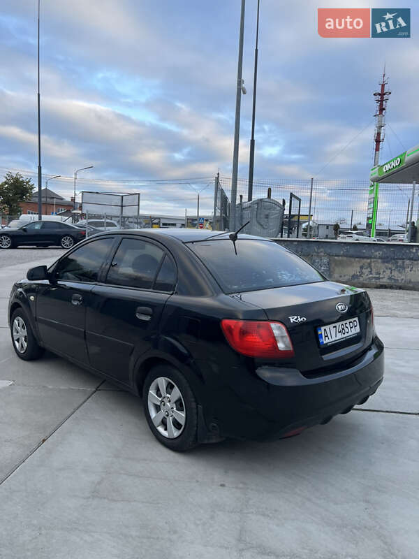 Седан Kia Rio 2010 в Белой Церкви