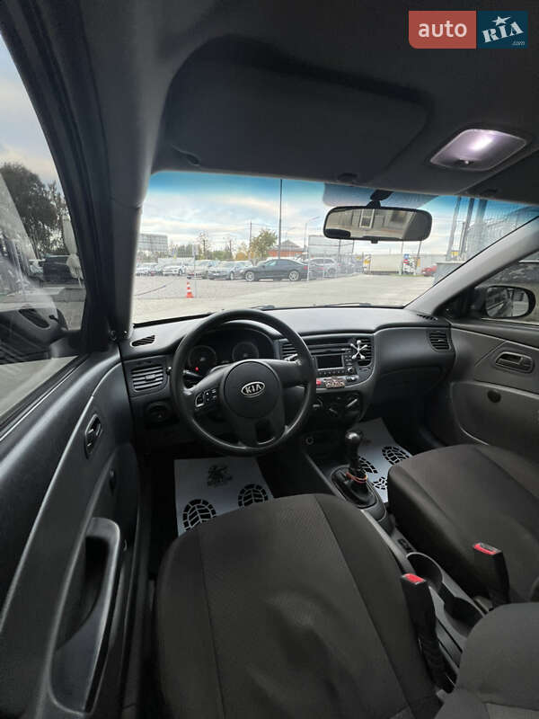 Седан Kia Rio 2010 в Белой Церкви
