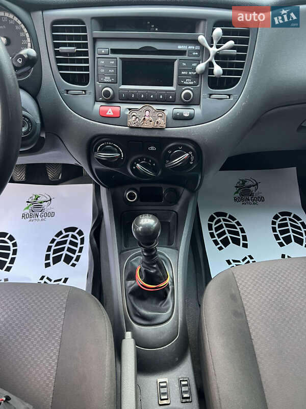 Седан Kia Rio 2010 в Белой Церкви