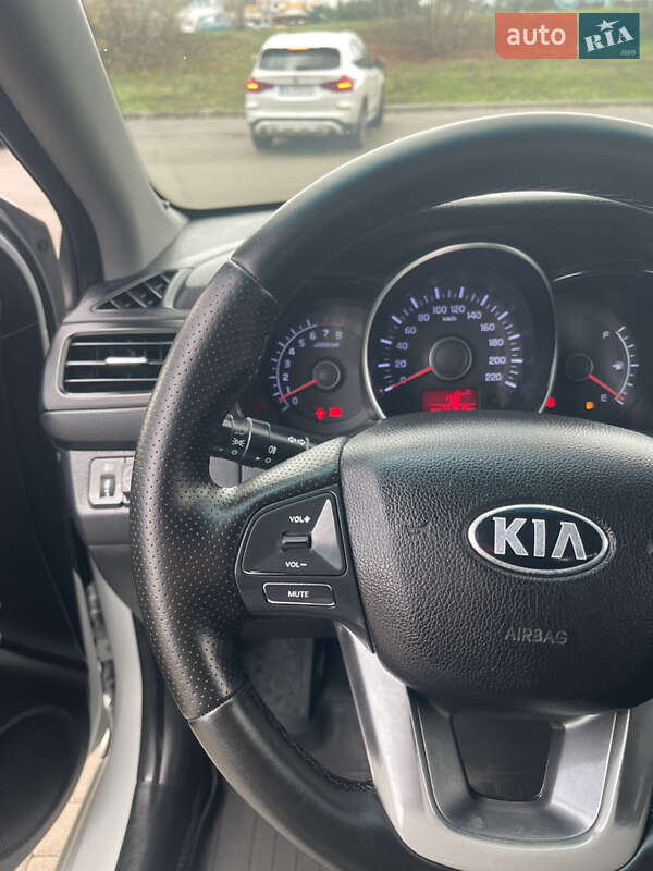 Седан Kia Rio 2014 в Киеве фото 14 Седан Kia Rio 2014 в Киеве