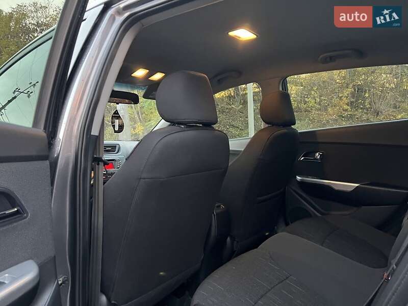 Хетчбек Kia Rio 2012 в Кременчуці