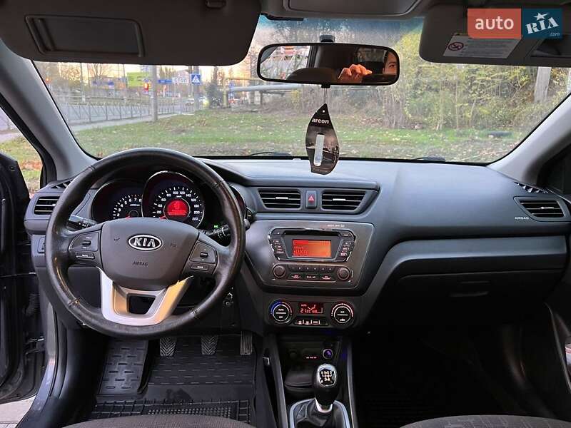 Хетчбек Kia Rio 2012 в Кременчуці