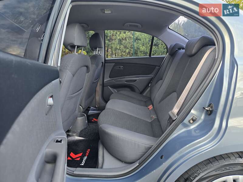 Седан Kia Rio 2006 в Хмельницькому