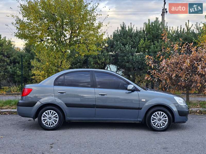 Седан Kia Rio 2006 в Хмельницькому