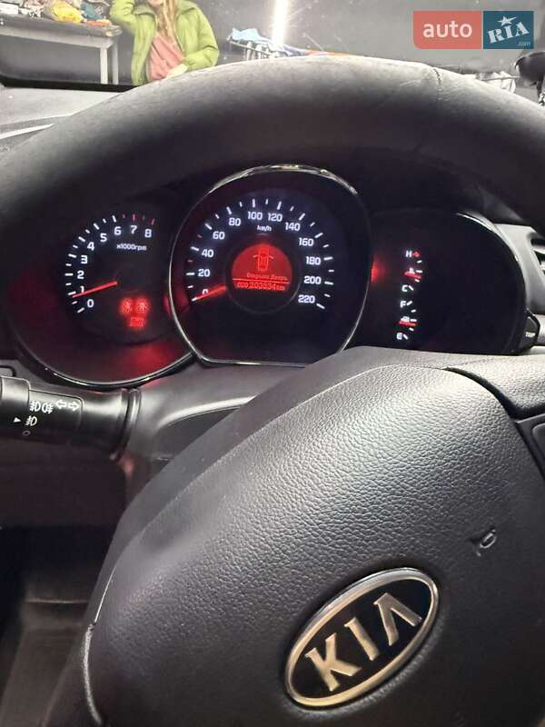 Хэтчбек Kia Rio 2012 в Днепре фото 3 Хэтчбек Kia Rio 2012 в Днепре