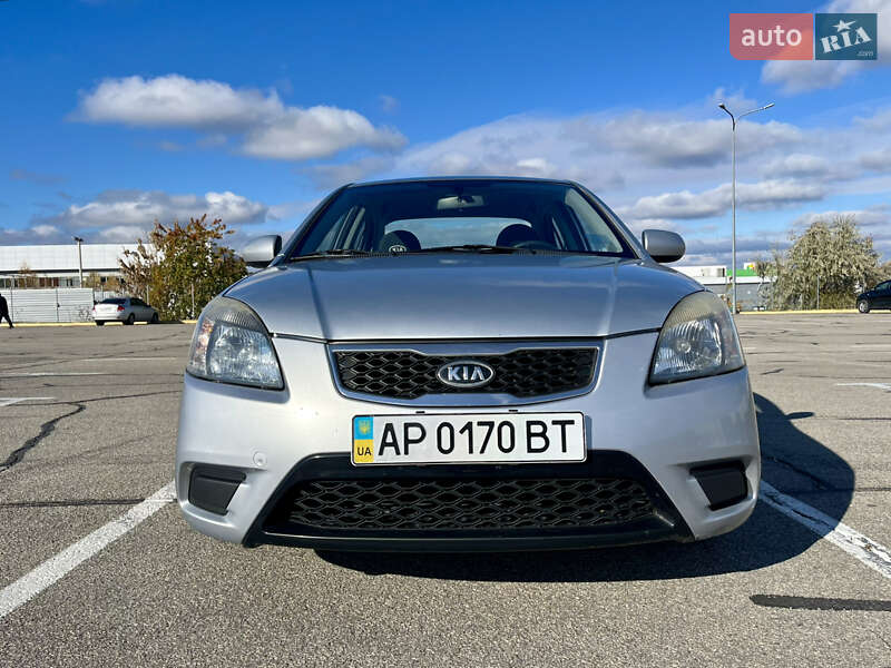 Седан Kia Rio 2010 в Запоріжжі