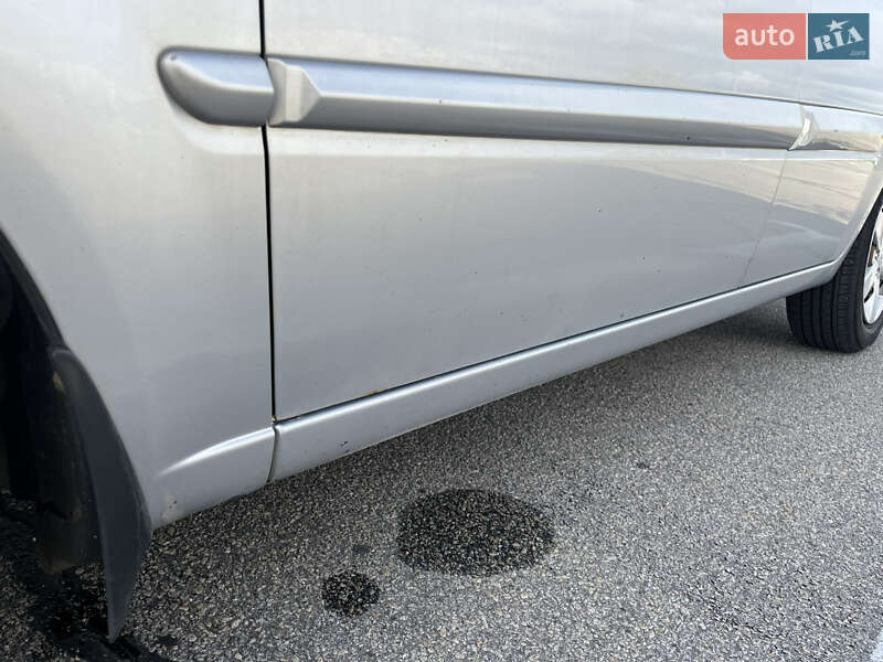 Седан Kia Rio 2010 в Запоріжжі