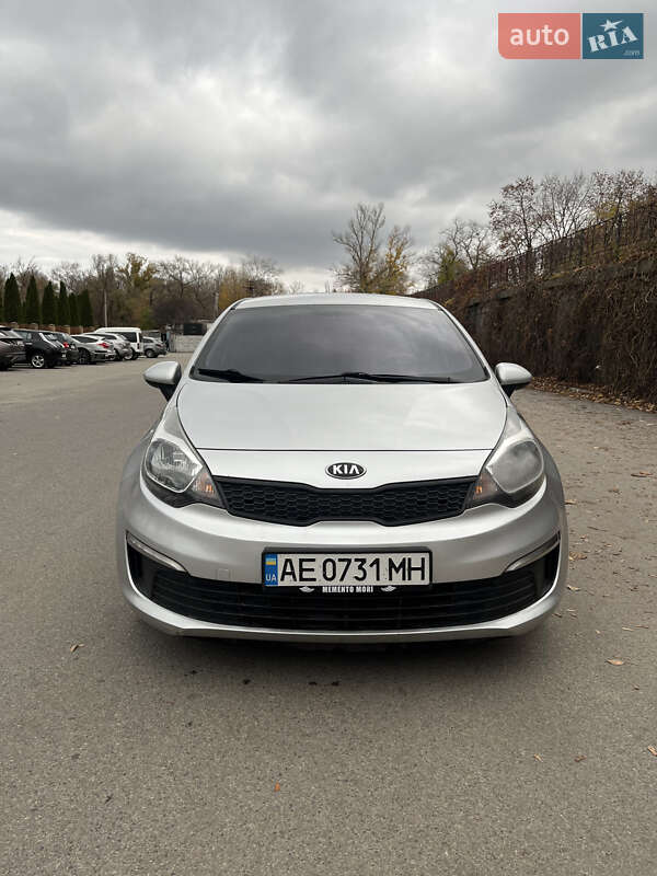 Седан Kia Rio 2015 в Днепре