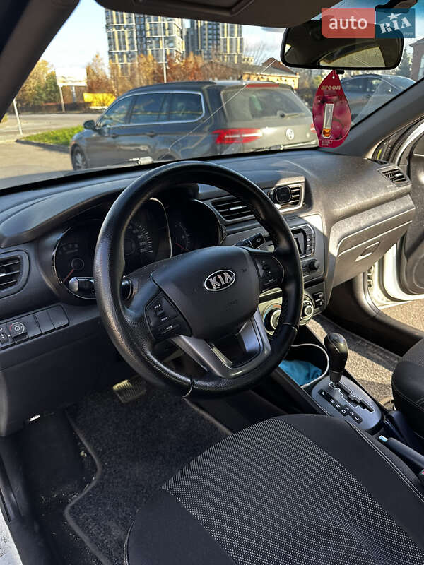 Седан Kia Rio 2013 в Киеве фото 7 Седан Kia Rio 2013 в Киеве