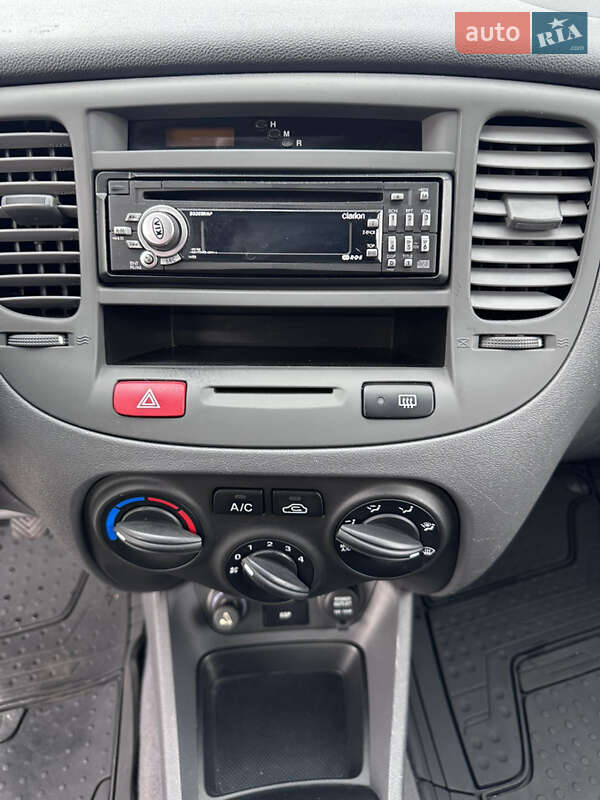 Хэтчбек Kia Rio 2007 в Киеве фото 41 Хэтчбек Kia Rio 2007 в Киеве