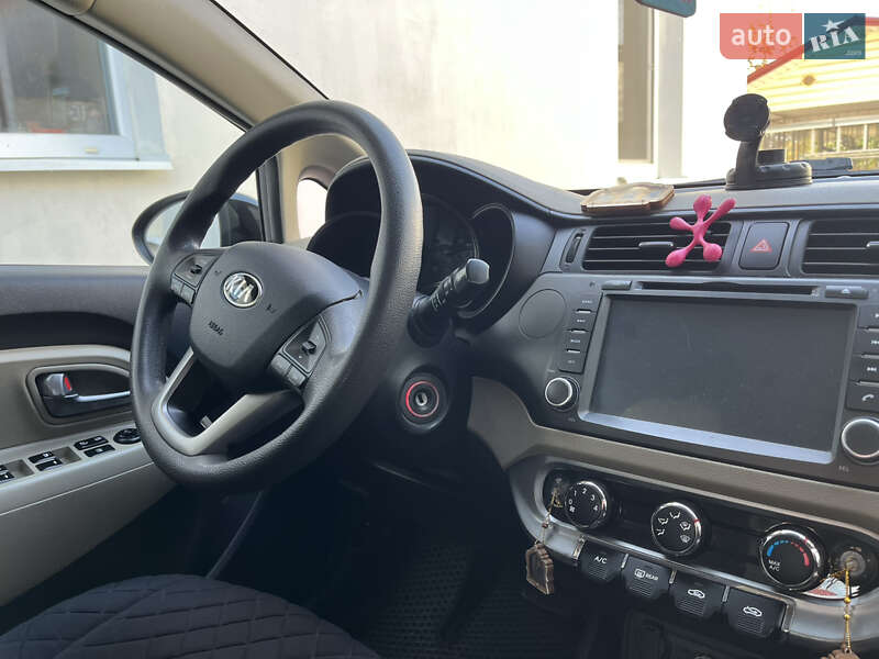 Хэтчбек Kia Rio 2013 в Днепре