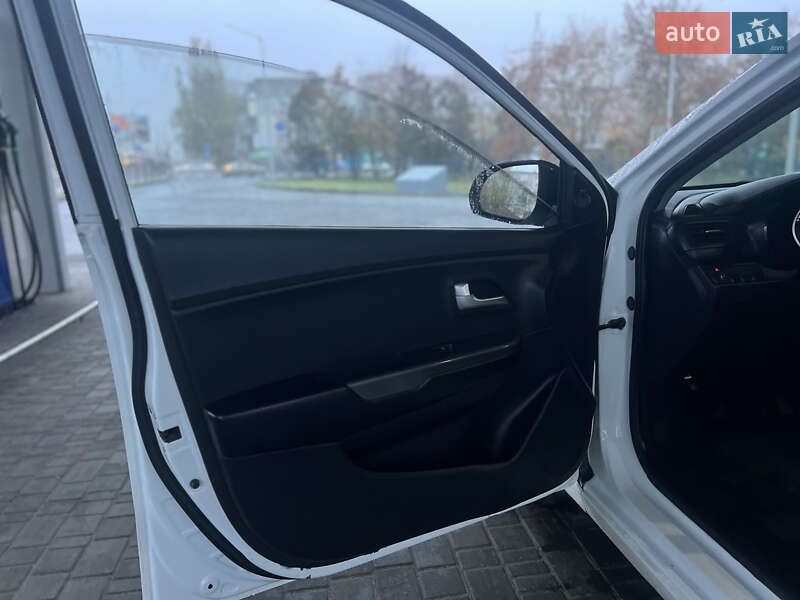 Седан Kia Rio 2012 в Николаеве