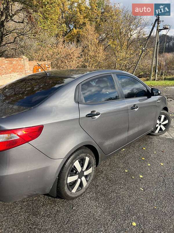 Седан Kia Rio 2012 в Полтаве