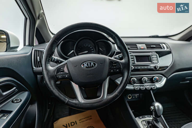 Седан Kia Rio 2016 в Киеве фото 12 Седан Kia Rio 2016 в Киеве