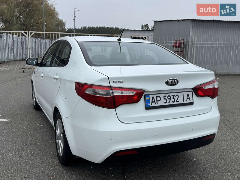 Седан Kia Rio 2014 в Киеве фото 7 Седан Kia Rio 2014 в Киеве