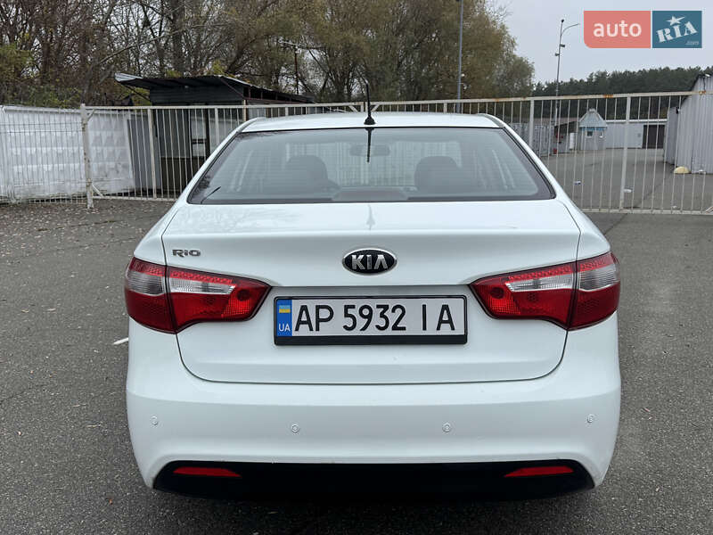 Седан Kia Rio 2014 в Киеве фото 10 Седан Kia Rio 2014 в Киеве