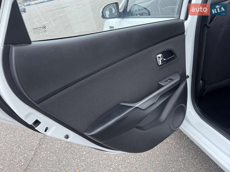 Седан Kia Rio 2014 в Киеве фото 19 Седан Kia Rio 2014 в Киеве