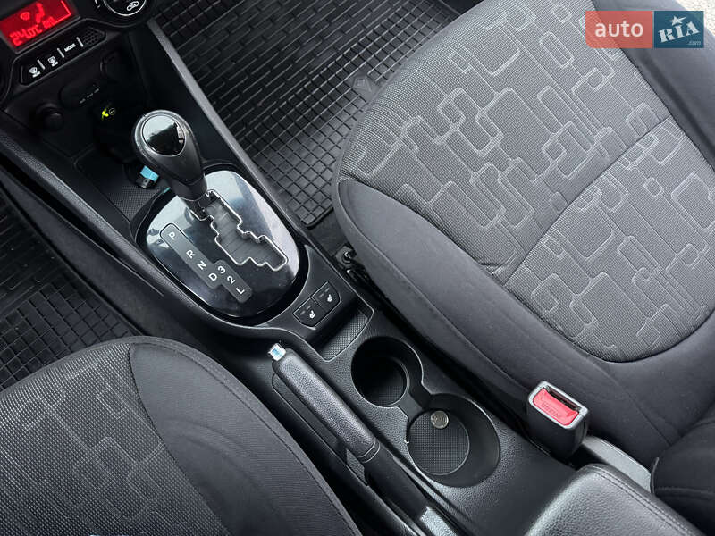 Седан Kia Rio 2014 в Киеве фото 38 Седан Kia Rio 2014 в Киеве