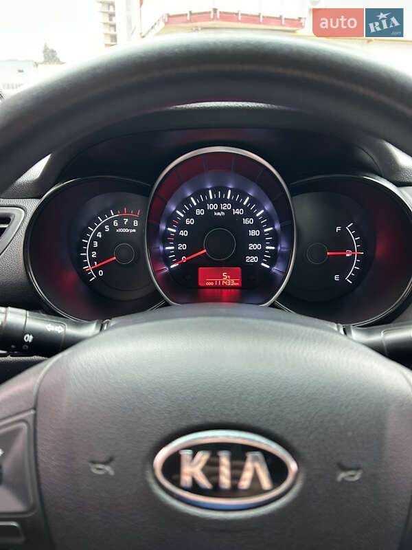 Седан Kia Rio 2012 в Полтаве